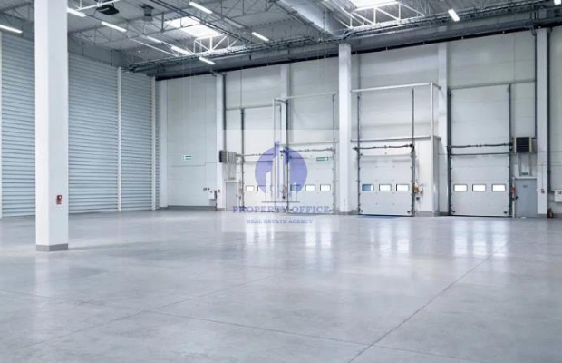 Włochy: lokal magazynowo-biurowy 1522m2 do wynajęcia