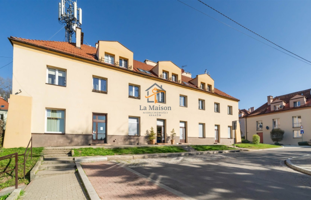 Lokal frontowy do wynajęcia. Dowolna działalność.