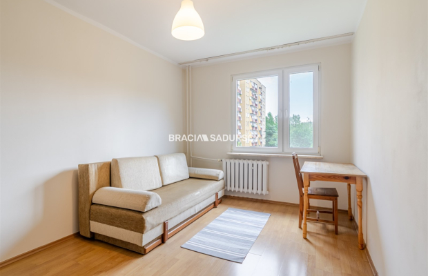 Przestronne 4-pokojowe mieszkanie | Czyżyny | Balkon | 4 piętro   
 
Na sprzedaż przestronne, rozkładowe 4-pokojowe mieszkanie 