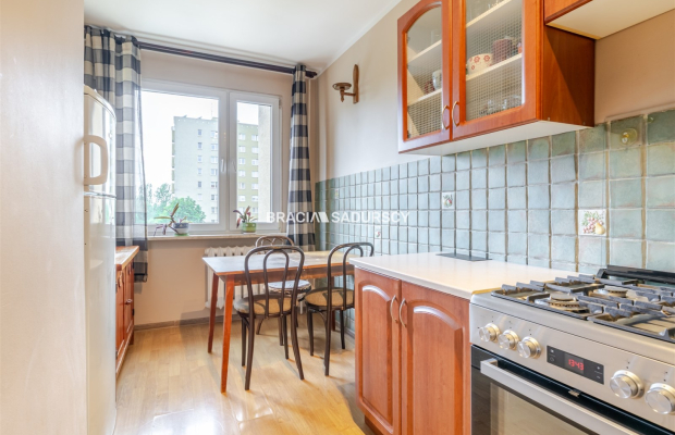 Przestronne 4-pokojowe mieszkanie | Czyżyny | Balkon | 4 piętro   
 
Na sprzedaż przestronne, rozkładowe 4-pokojowe mieszkanie 