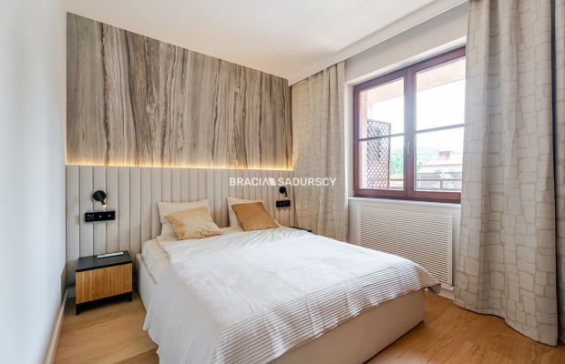 2 pok/ Balkon/ wysoki standard/ Królowej Jadwigi.