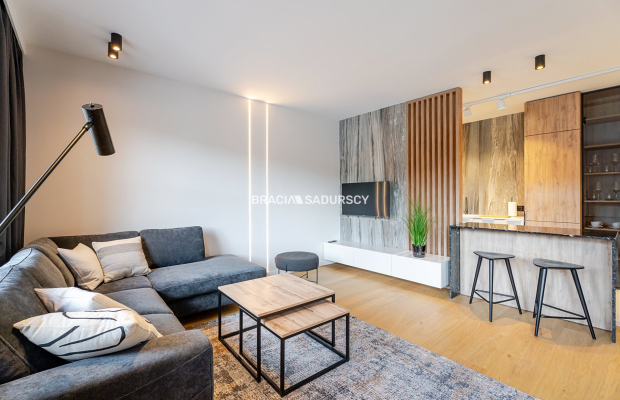 2 pok/ Balkon/ wysoki standard/ Królowej Jadwigi.