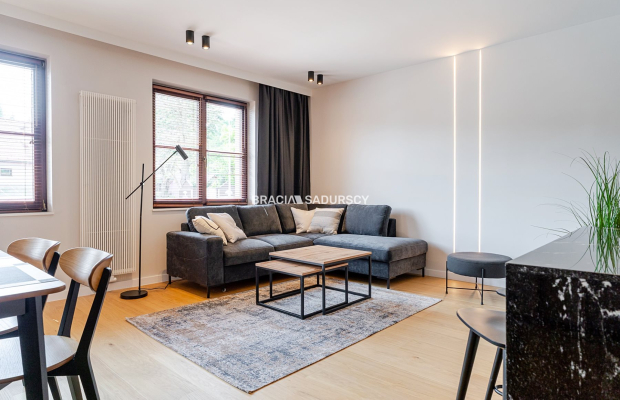 2 pok/ Balkon/ wysoki standard/ Królowej Jadwigi.