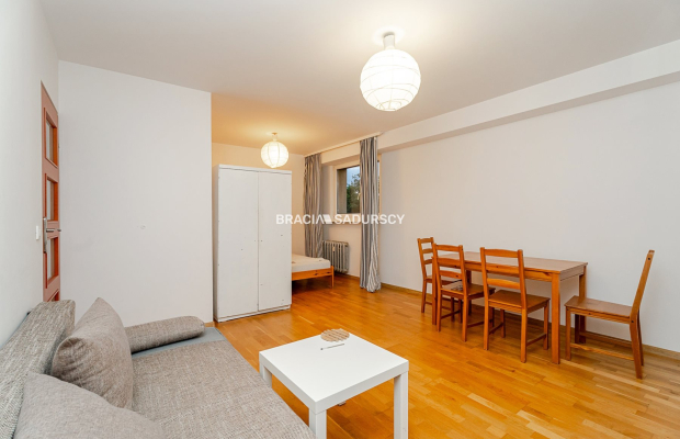 Kraków Skarbińskiego dwa oddzielne pokoje 44m2