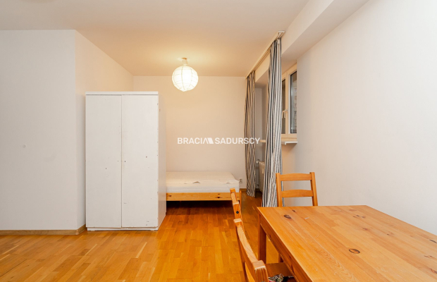 Kraków Skarbińskiego dwa oddzielne pokoje 44m2