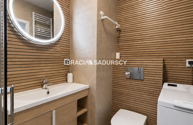 Bronowice, ul. Lea, 2 pok.,  duży garaż 