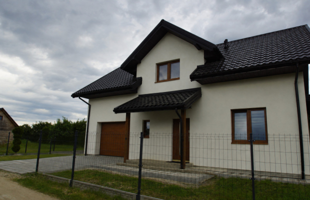 Wolnostojacy dom w spokojnej okolicy