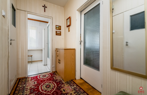 Przestronne 2 pokoje, pierwsze piętro