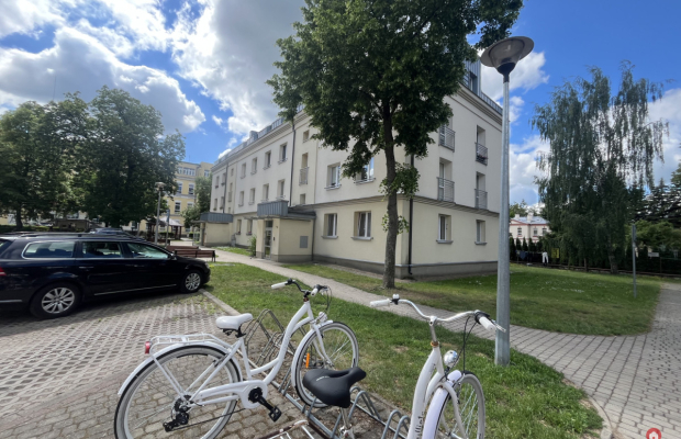 2 pokoje z oddzielną kuchnią , parter