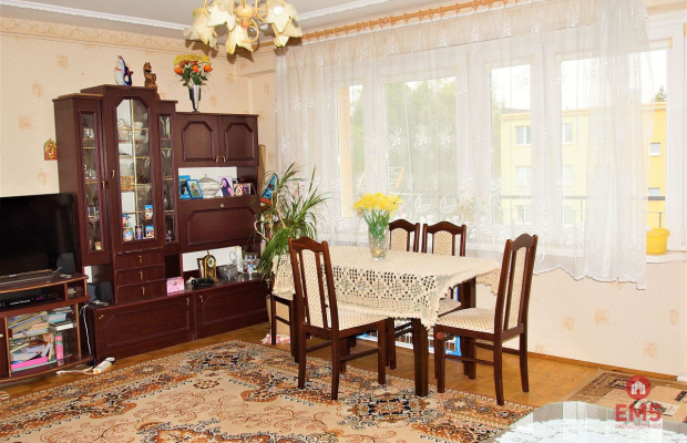Trzy pokoje, balkon