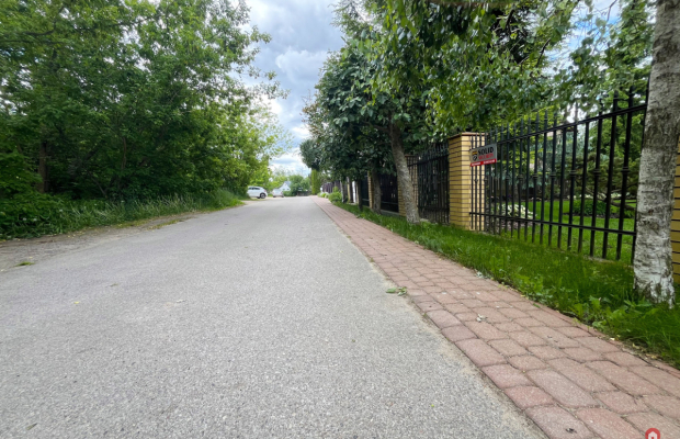 Atrakcyjna działka przy drodze
