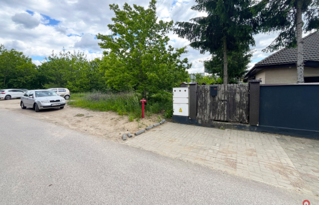 Atrakcyjna działka przy drodze