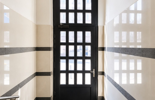 Przestronny apartament w kamienicy z windą