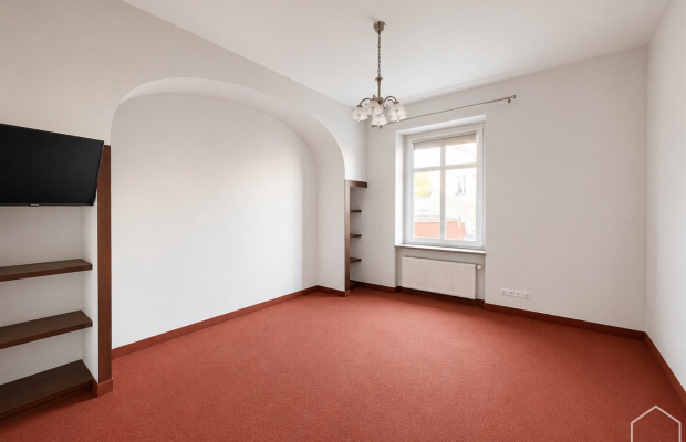 Przestronny apartament w kamienicy z windą