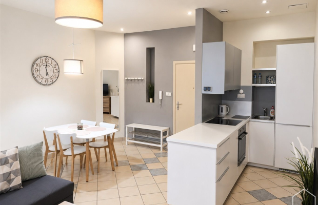 Funkcjonalny apartament w pobliżu Parku Chopina