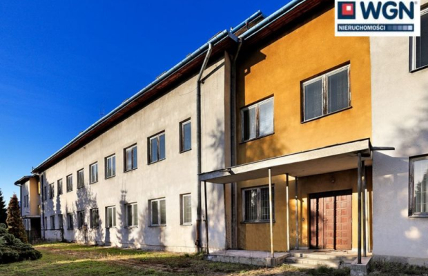 Międzyrzec Podlaski, budynek biurowo-magazynowy, 2095 m2, sprzedam, 1 200 000 zł, netto.  
  
Duże powierzchnie biurowe z zaple