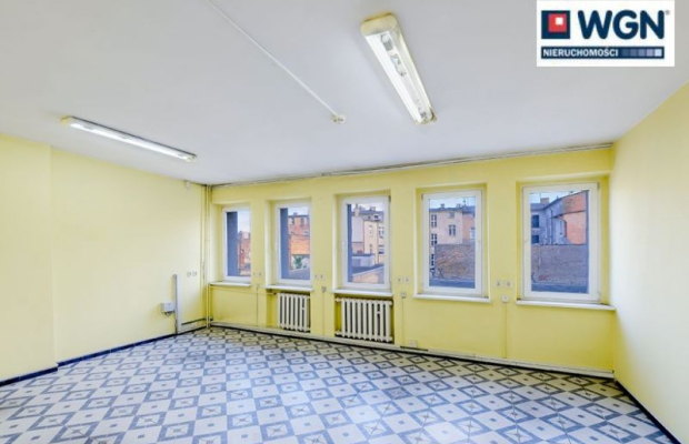 Inowrocław, budynki biurowo-techniczne, 1680 m2, sprzedam, 1 500 000 zł, netto.  
  
Przedmiotem sprzedaży jest zabudowana dzia