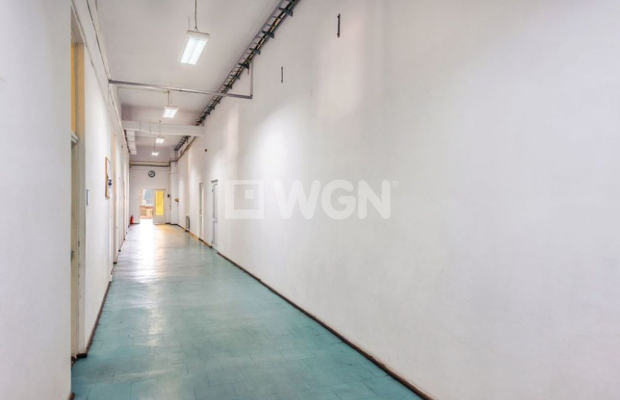 Kościerzyna, budynek biurowo - techniczny, 3920 m2, sprzedam, 2 100 000 zł netto.  
  
Duży budynek biurowo-techniczny (usługow