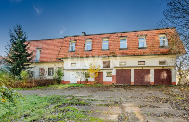 Góra, budynek biurowy, sprzedam, 850 000 zł netto.  
  
Budynek biurowy w centrum Góry, w pobliżu dworca autobusowego.  
  
Nie
