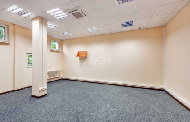 Koszalin, budynek magazynowo - biurowy, sprzedam, 1 300 000 PLN netto.  
  
Obiekt z przeznaczeniem na akademik lub hostel, w p