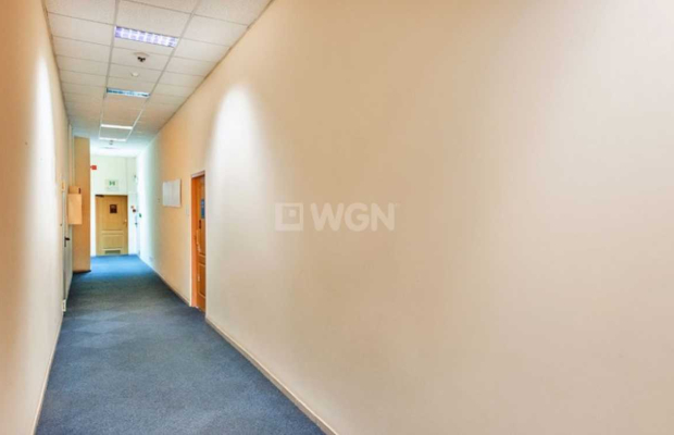 Koszalin, budynek magazynowo - biurowy, sprzedam, 1 300 000 PLN netto.  
  
Obiekt z przeznaczeniem na akademik lub hostel, w p