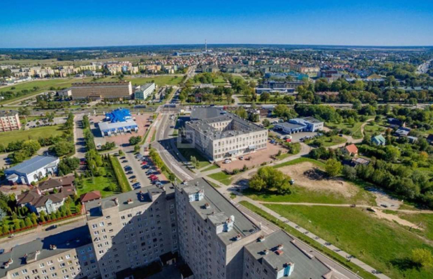 Suwałki, budynek biurowo - usługowy, 5 441 m2, działka 6 379 m2, sprzedam, 2 880 000 PLN netto.  
  
Na sprzedaż budynek biurow