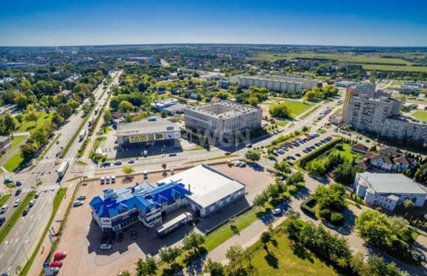 Suwałki, budynek biurowo - usługowy, 5 441 m2, działka 6 379 m2, sprzedam, 2 880 000 PLN netto.  
  
Na sprzedaż budynek biurow