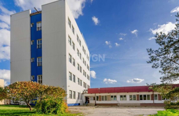 Skarżysko-Kamienna, budynki biurowo-usługowe, 2 438 m2, sprzedam, 1 490 000 PLN netto.  
  
Kompleks budynków biurowo-usługowyc