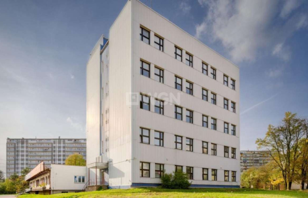 Skarżysko-Kamienna, budynki biurowo-usługowe, 2 438 m2, sprzedam, 1 490 000 PLN netto.  
  
Kompleks budynków biurowo-usługowyc