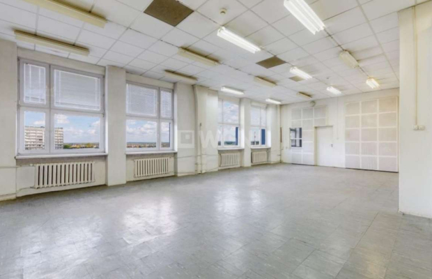 Skarżysko-Kamienna, budynki biurowo-usługowe, 2 438 m2, sprzedam, 1 490 000 PLN netto.  
  
Kompleks budynków biurowo-usługowyc