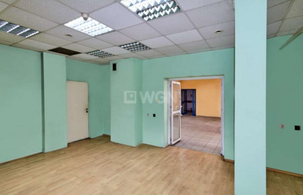 Brzeg, budynek biurowo - usługowy, 2 159 m2, sprzedam, 1 600 000 PLN netto.  
  
Budynek pod mieszkania przy Parku Centralnym. 