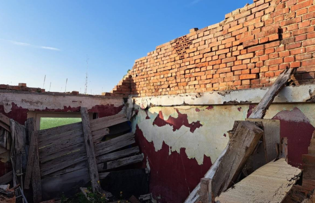 Wilków, działka, sprzedam, cena 59000 zł.  
  
Przedmiotem sprzedaży jest działka zabudowana pozostałościami po budynku mieszka