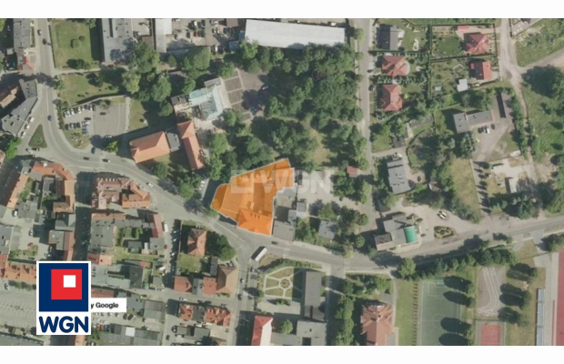 Sulechów, zabytkowy budynek pod biura i usługi, 2 340 m2, sprzedam, 725 000 PLN netto.  
  
Kompleks budynków biurowo-techniczn