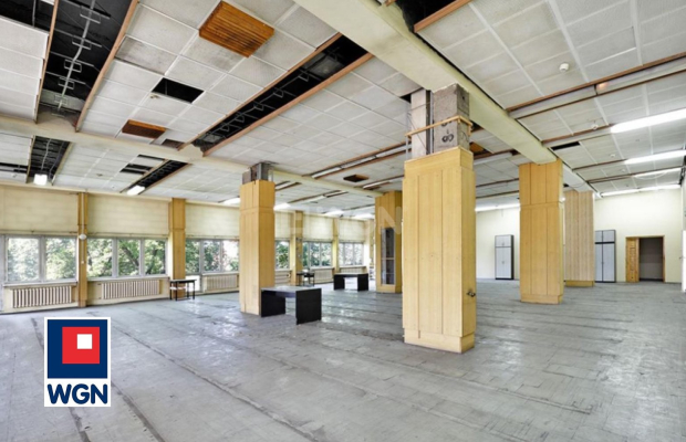 Września, kompleks budynków, 3605 m2, sprzedam, 1 510 000 PLN, netto.  
  
Duży kompleks budynków pod działalność gospodarczą. 