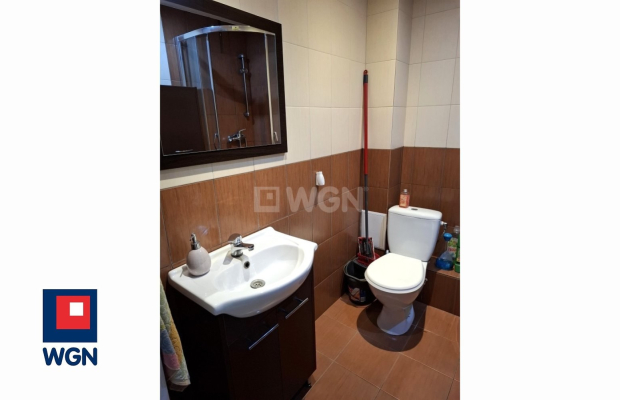 Głogów, mieszkanie, II piętro, pow 67,50 m2, piwnica 19,30 m2, sprzedam, 395 000 zł.  
  
KUPUJĄCY nie płaci prowizji !!!  
  
