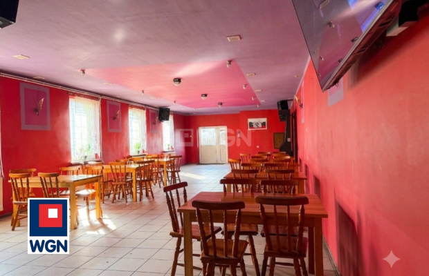 Wynajmę lokal Polkowice, 4 500zł, 140m2.  
  
Wynajmę lokal w Polkowicach o powierzchni 140m2.  
  
Lokal służył jako gastronom