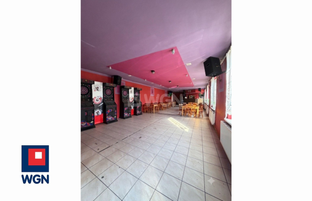 Wynajmę lokal Polkowice, 4 500zł, 140m2.  
  
Wynajmę lokal w Polkowicach o powierzchni 140m2.  
  
Lokal służył jako gastronom