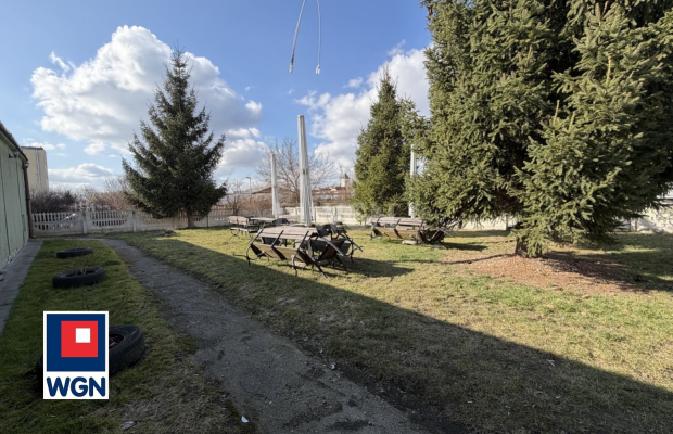 Wynajmę lokal Polkowice, 4 500zł, 140m2.  
  
Wynajmę lokal w Polkowicach o powierzchni 140m2.  
  
Lokal służył jako gastronom