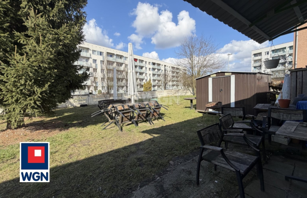 Wynajmę lokal Polkowice, 4 500zł, 140m2.  
  
Wynajmę lokal w Polkowicach o powierzchni 140m2.  
  
Lokal służył jako gastronom