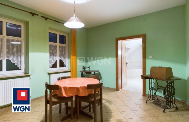 Przemków, dom, rezydencja, willa, 6 pokoi, 300 m2, sprzedam, cena 599 000 zł.  
  
Przedmiotem sprzedaży jest zadbany i stylowy