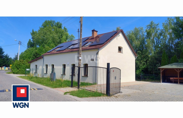 Sucha Górna, dom, 9 pokoi, 220 m2, działka 909 m2, sprzedam, cena 1 150 000 zł.  
  
Na sprzedaż budynek wolnostojący o powierz