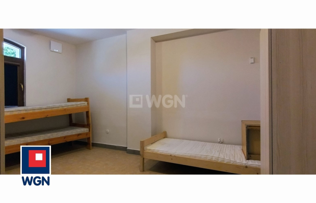 Sucha Górna, dom, 9 pokoi, 220 m2, działka 909 m2, sprzedam, cena 1 150 000 zł.  
  
Na sprzedaż budynek wolnostojący o powierz