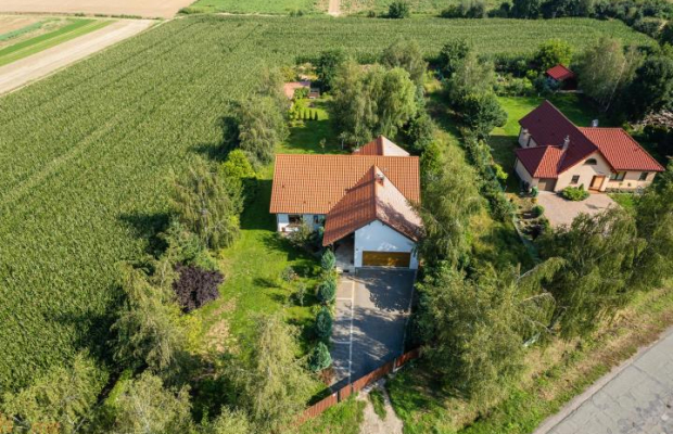 Wolnostojący dom na dużej działce