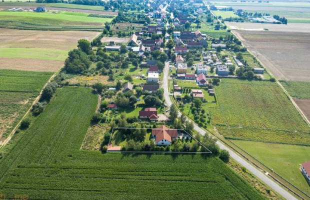 Wolnostojący dom na dużej działce