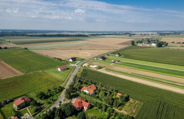 Wolnostojący dom na dużej działce