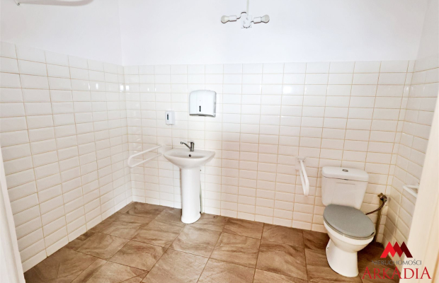 Arkadia Nieruchomości oferuje na wynajem lokal o łącznej powierzchni 260 m², idealny dla firm szukających przestrzeni w atrakcy