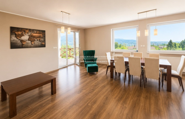 Dom z panoramicznym widokiem na Beskidy | 242,85 m² | Działka 1450 m² | Bystra 

  Są nieruchomości, które trudno opisać samymi