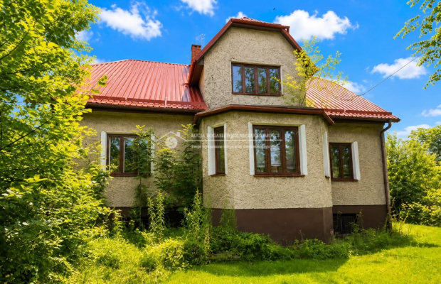 Dom z dużą działką budowlaną 2 994 m² — Kaniów, ul. Mirowska 24 

 Nieruchomość z potencjałem inwestycyjnym w spokojnej części 