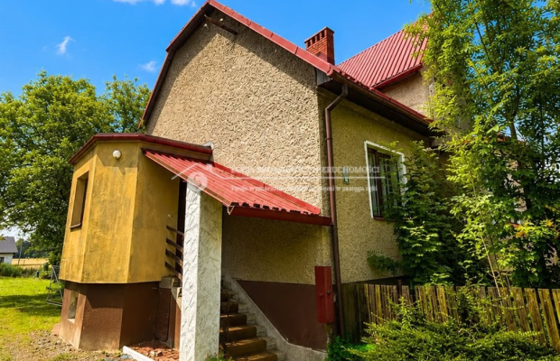 Dom z dużą działką budowlaną 2 994 m² — Kaniów, ul. Mirowska 24 

 Nieruchomość z potencjałem inwestycyjnym w spokojnej części 