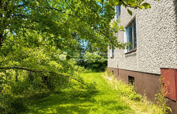 Dom z dużą działką budowlaną 2 994 m² — Kaniów, ul. Mirowska 24 

 Nieruchomość z potencjałem inwestycyjnym w spokojnej części 